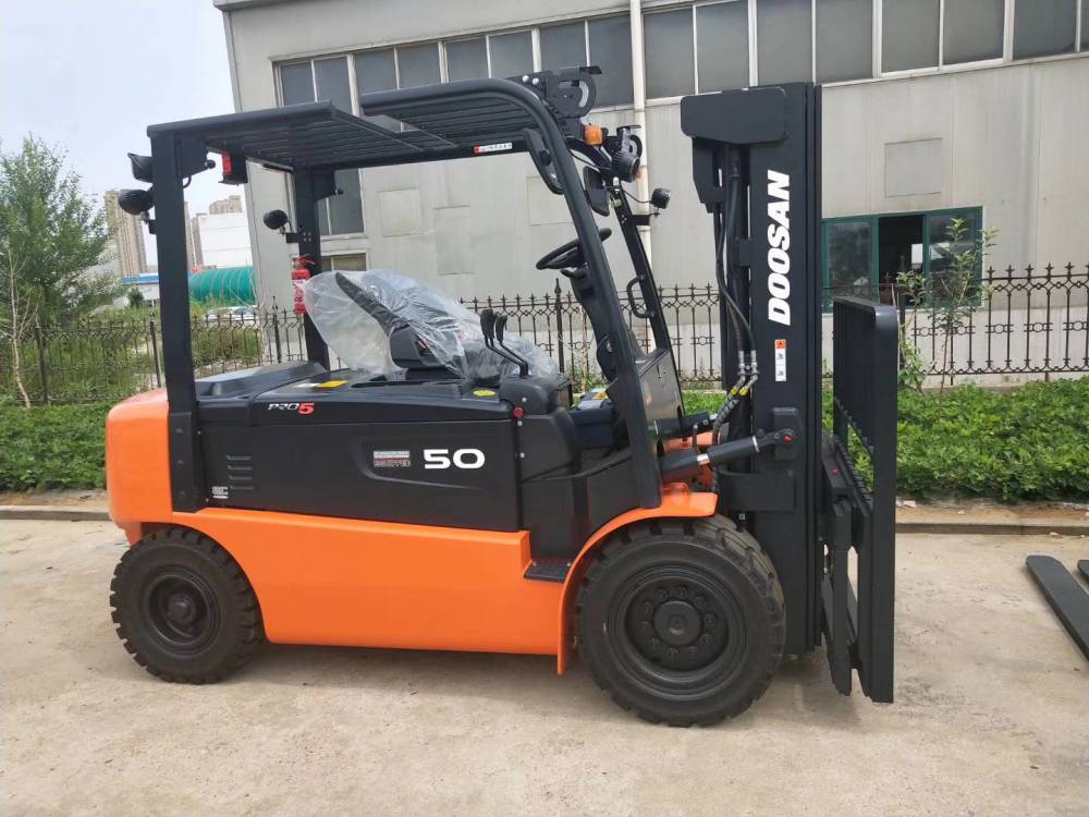 青岛合力四支点h3系列118吨蓄电池平衡重式叉车