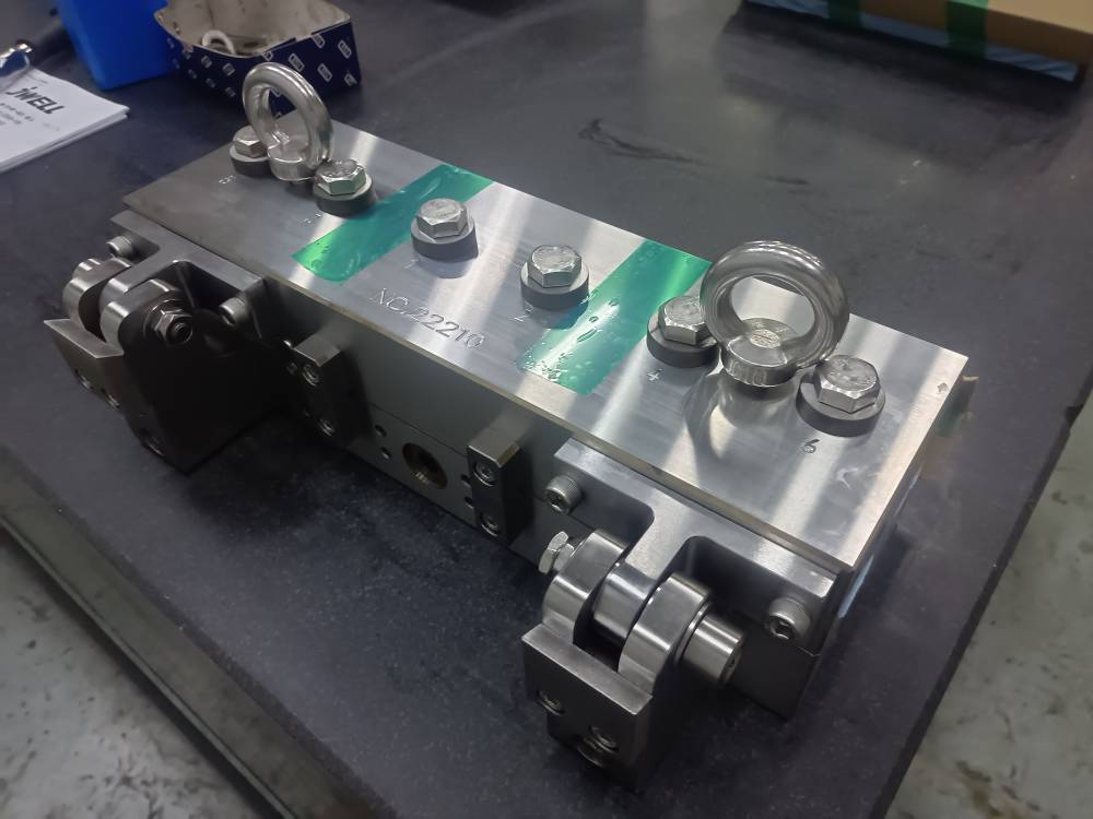 金纬机械狭缝涂布模头