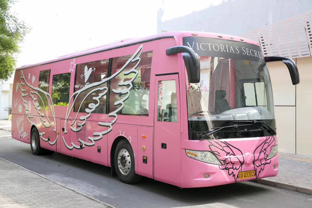 巡游大巴车租赁上海租改装巴士内饰可以改装广告巡游巴士出租