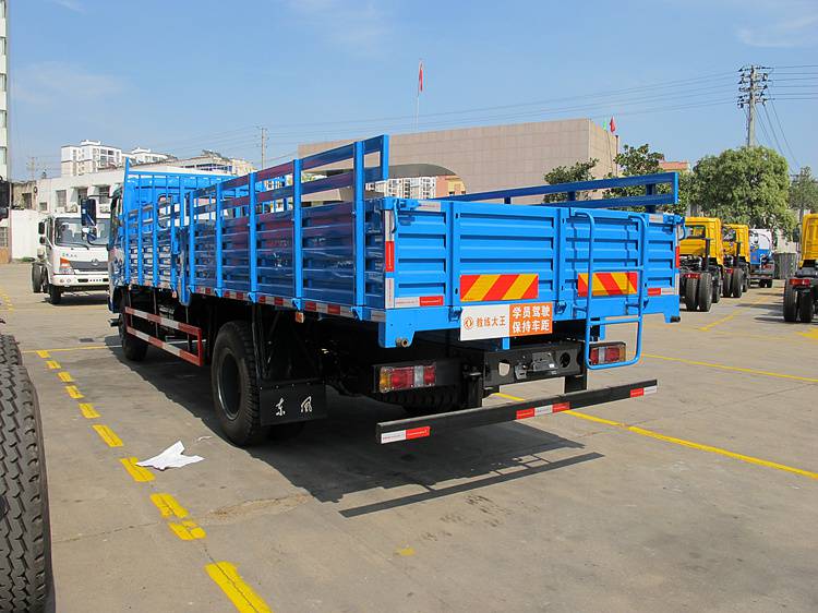 平头货车教练车9米教练车b2教练车出厂价