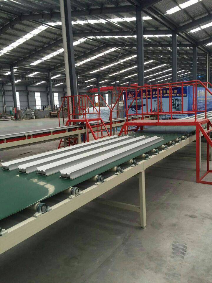 石膏生产线价格是多少石膏设备天花板设备石膏线设备石膏天花板机器贴