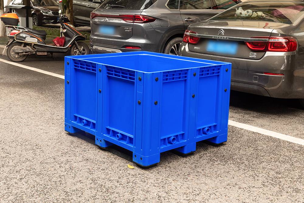 厂家供应物流叉车周转运输卡板箱封闭式塑料物流箱加厚塑胶卡板箱