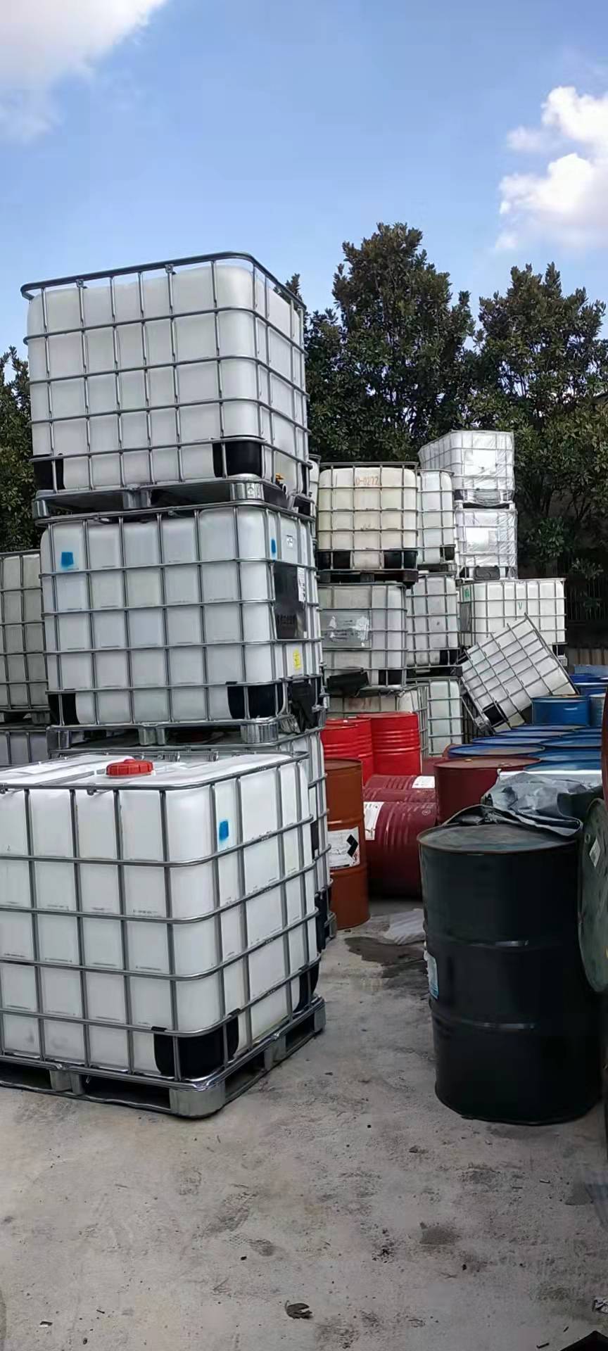 【玉林pe柴油桶批发 吹塑滚塑吨桶1吨报价 pe方箱带铁架化工1000l柴油