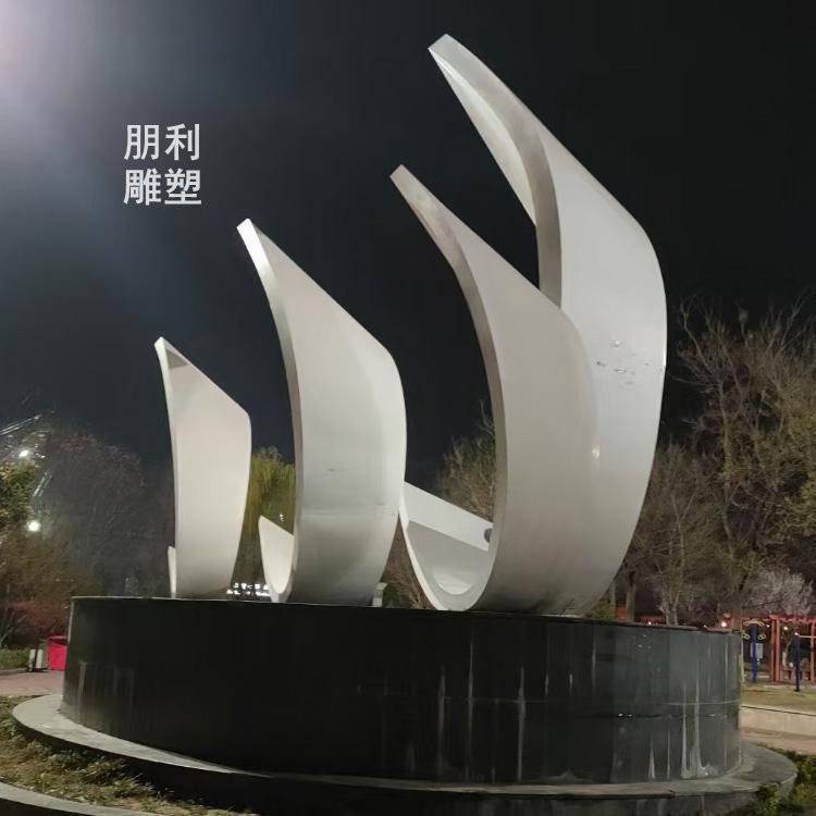 商业街帆船雕塑主题标准装饰景观船雕塑供给户外帆船摆放观赏型制造商