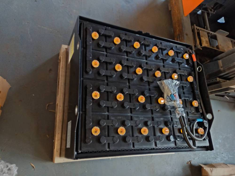 威海火炬电动叉车铅酸蓄电池叉车电瓶组单体工厂