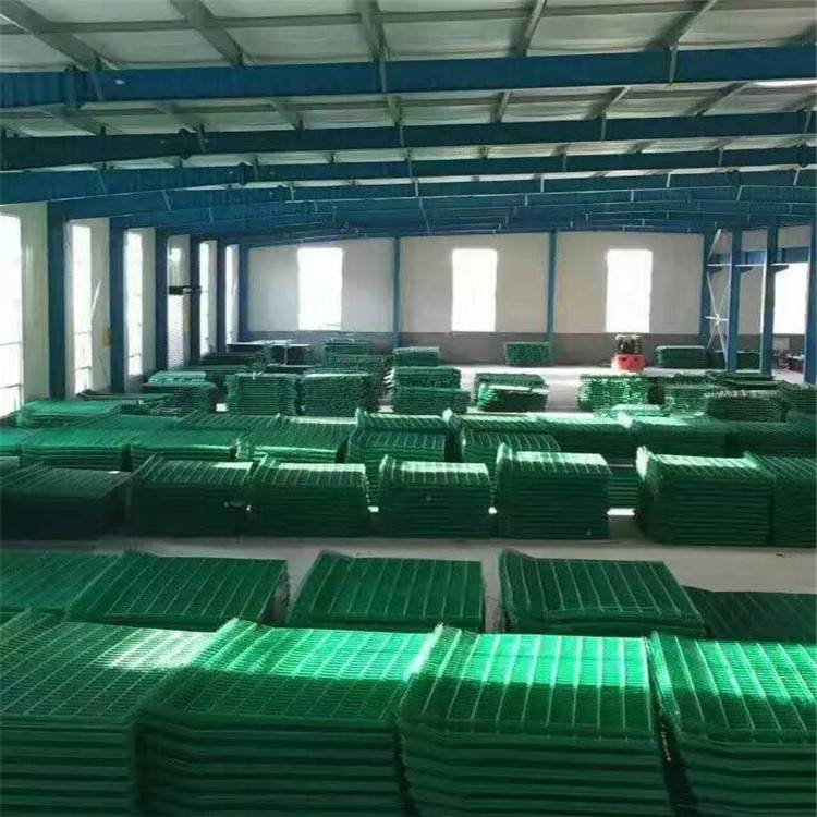 公路护栏网供应 可定制加工 浸塑护栏网 万泰
