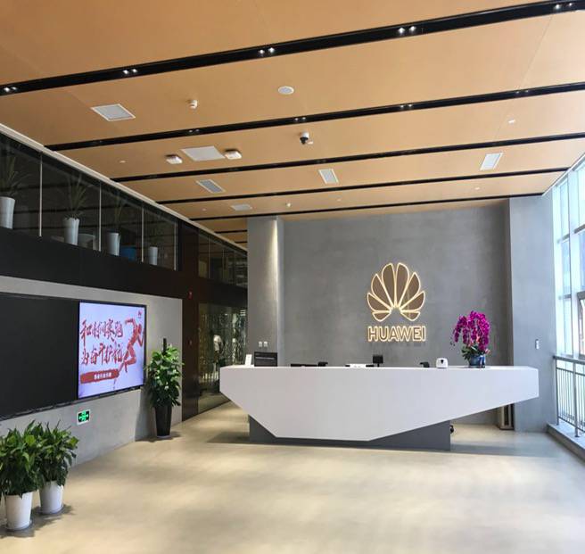 华为大厦镂空5mm纯白铝单板哑光乳白选德普龙您更放心