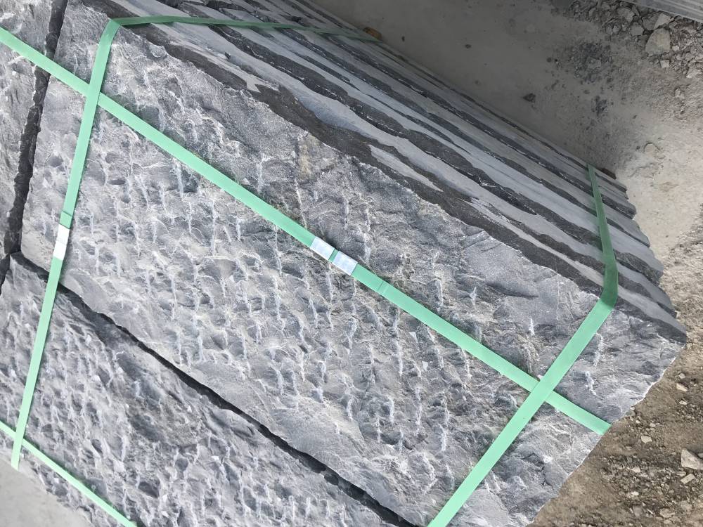 凿毛面青石板可订单生产