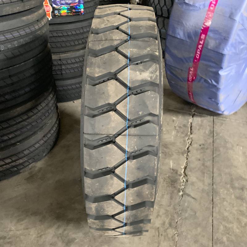 鹰霸豪克1100r20卡车轮胎型价格