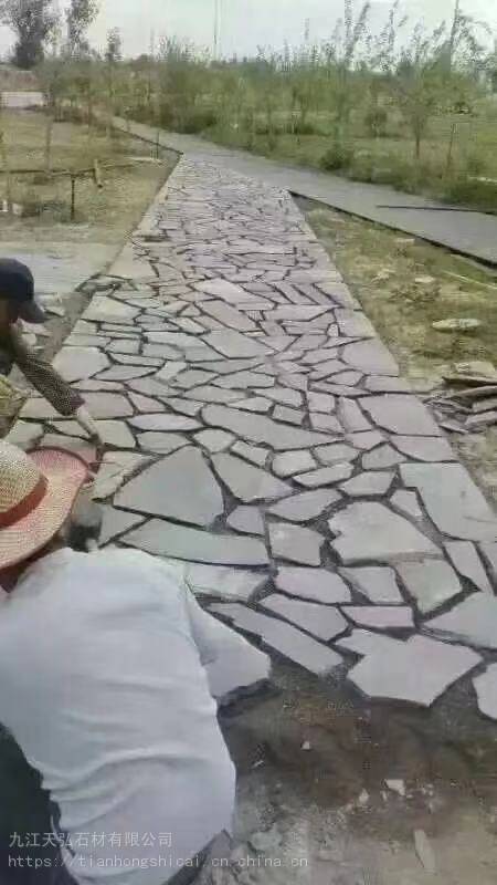 供应板岩乱型石板碎拼青石板石材乱拼石