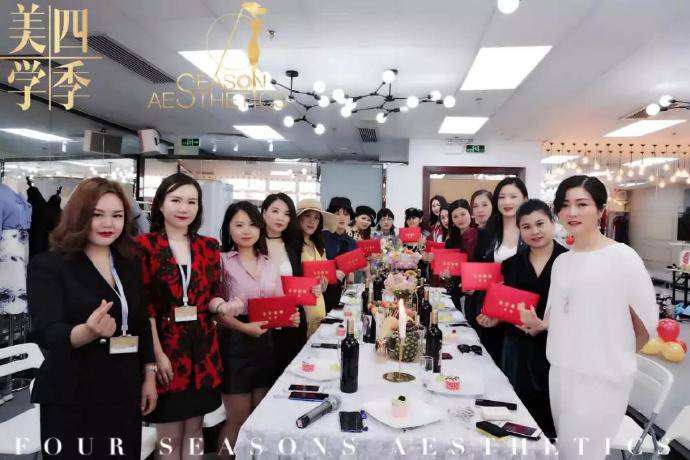 澳门威尼斯人娱乐场-Venetian Macao Casino儿童理发培训实操现场儿童理发师从0开始学习的同学不用怕我们会陪着大家一起成长代课老师会手把手指导按着指导照抄努力完成实操任务即可学会技术只是标配