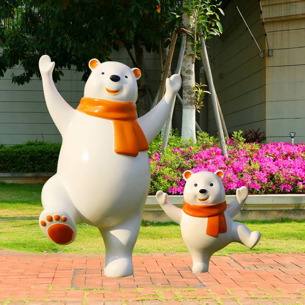 户外玻璃钢卡通围脖熊雕塑园林景观公园商场楼盘草坪装饰摆件