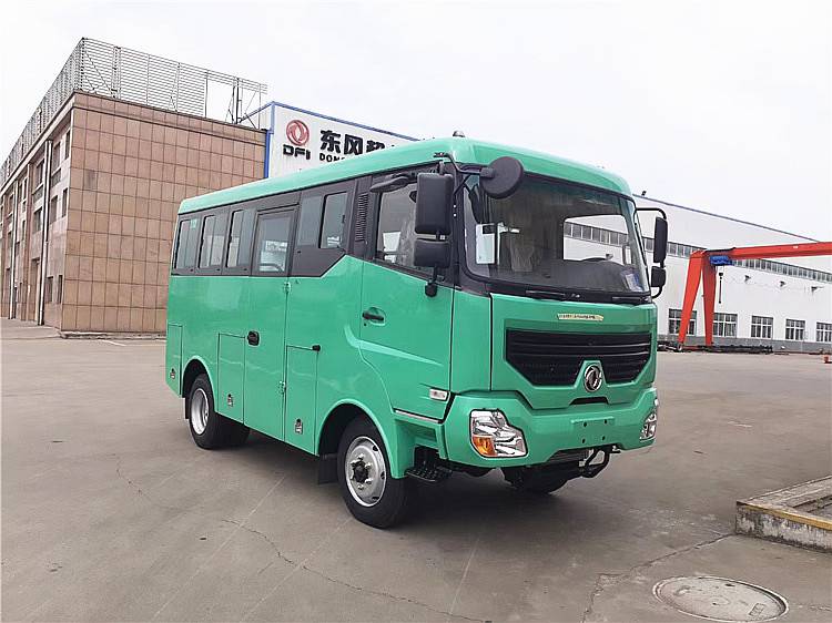 东风17座四驱越野客车森林消防运兵车厂家货源