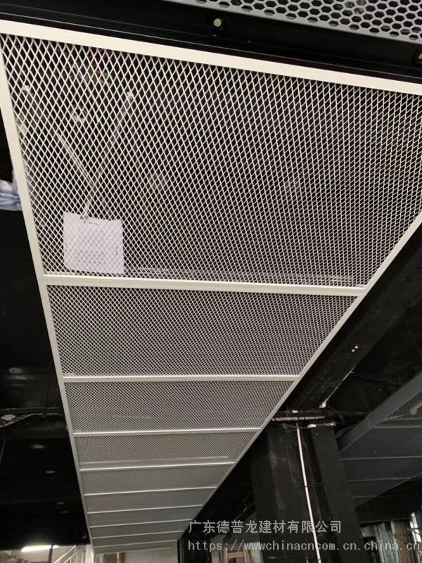 白色铝拉网江西酒吧装饰铝合金拉伸网板天花吊顶