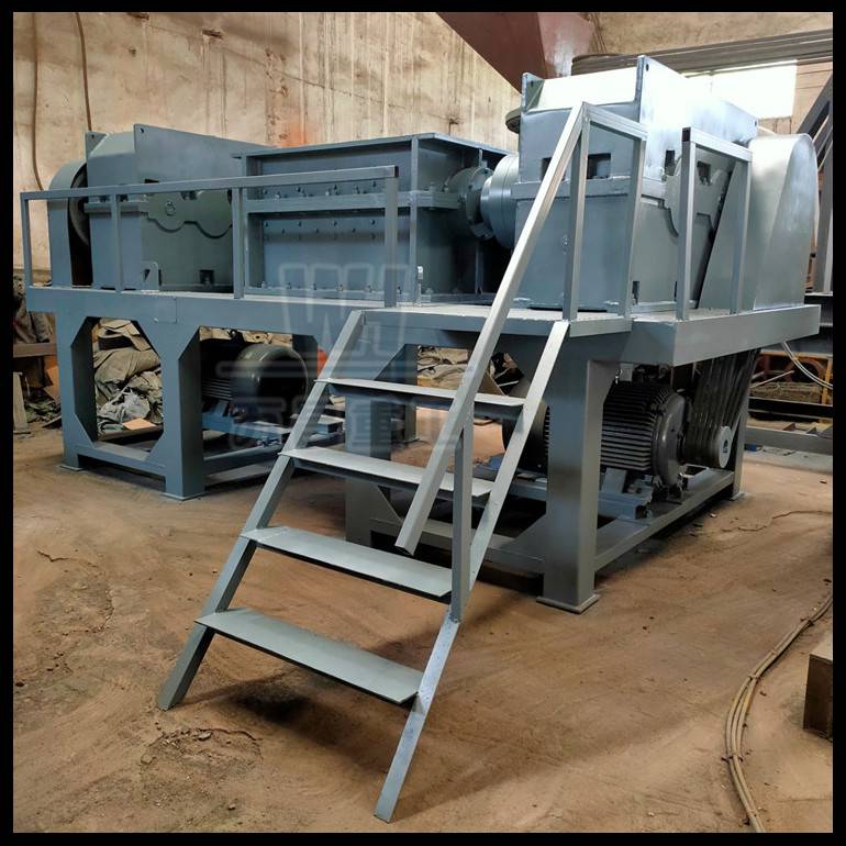 供应医用垃圾撕碎机设备建筑模板粉碎机双轴小型纸箱纸盒破碎机