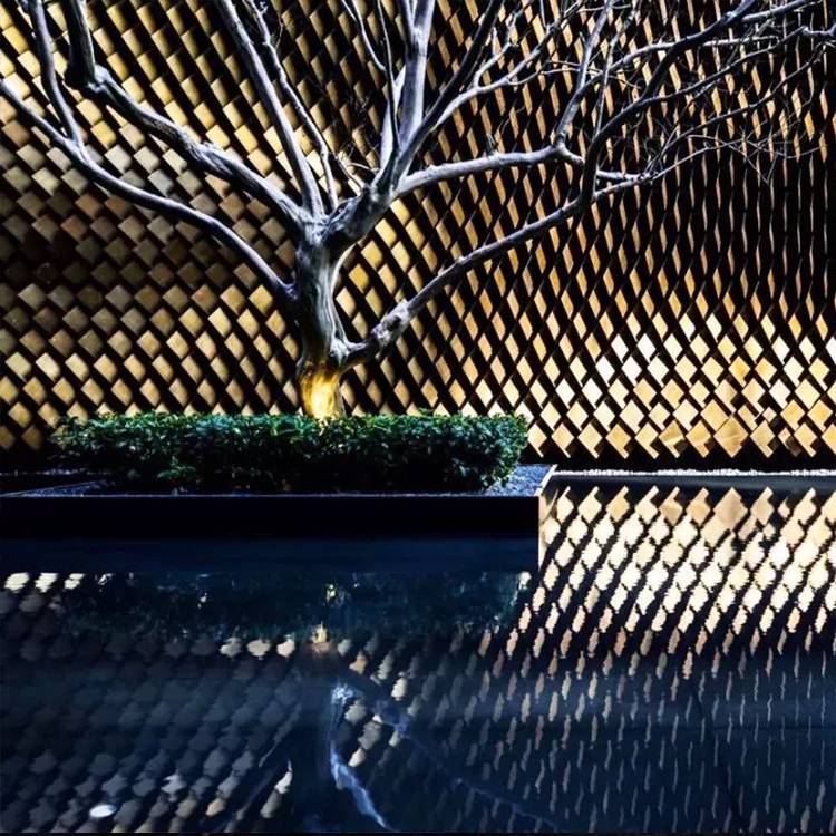 古铜仿金色不锈钢风动幕墙风动景墙重庆戈雅艺术