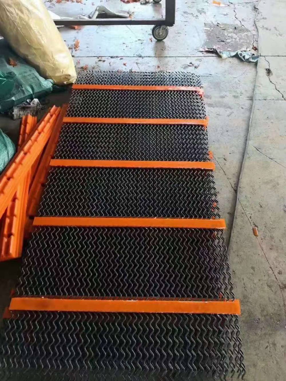 萱哲全国可配送聚氨酯筛网防堵筛网石油振动筛网塑料筛