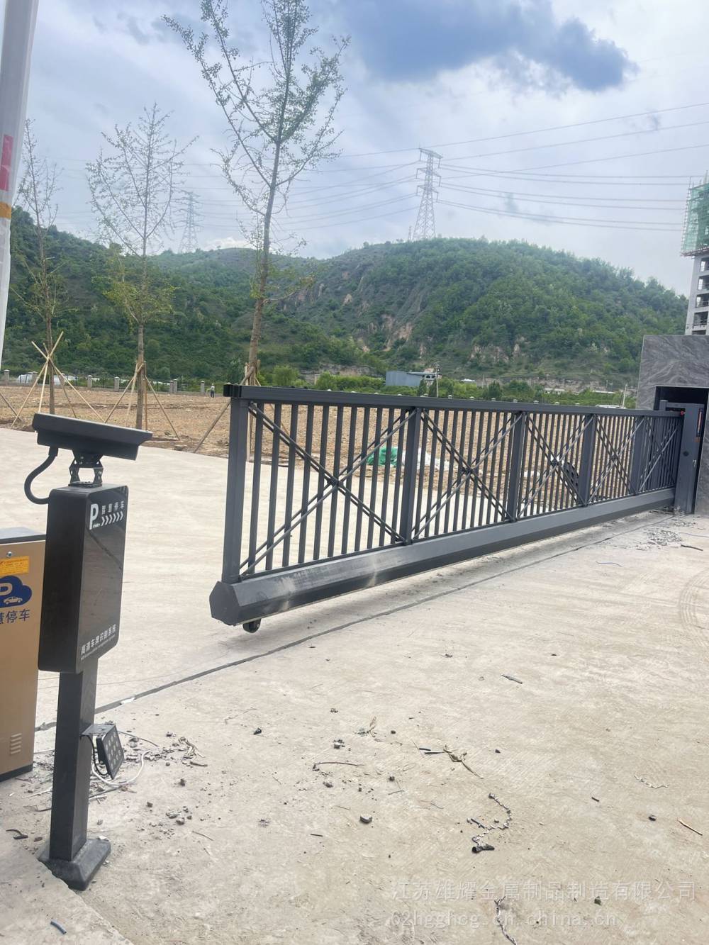 九竹红门财门建星启功九鼎不锈钢电动伸缩门 铝合金可遥控折叠推拉