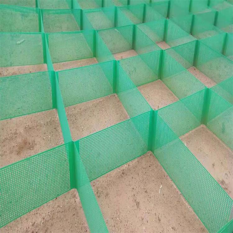西宁组装板固沙障渐变式沙障固沙板hdpe板方格式防风阻沙板