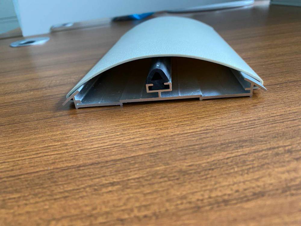 陕西西安制药厂走廊pvc防撞带室内pvc防撞护栏制药厂走廊彩钢板防撞带