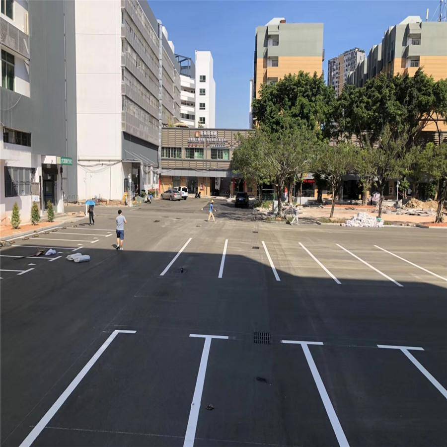 祥安通承接东莞工业园厂区停车位指示箭头划线画线施工