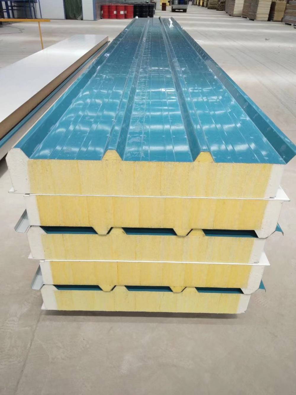 乌兰察布十公分小波纹聚氨酯封边玻璃丝棉岩棉夹芯板