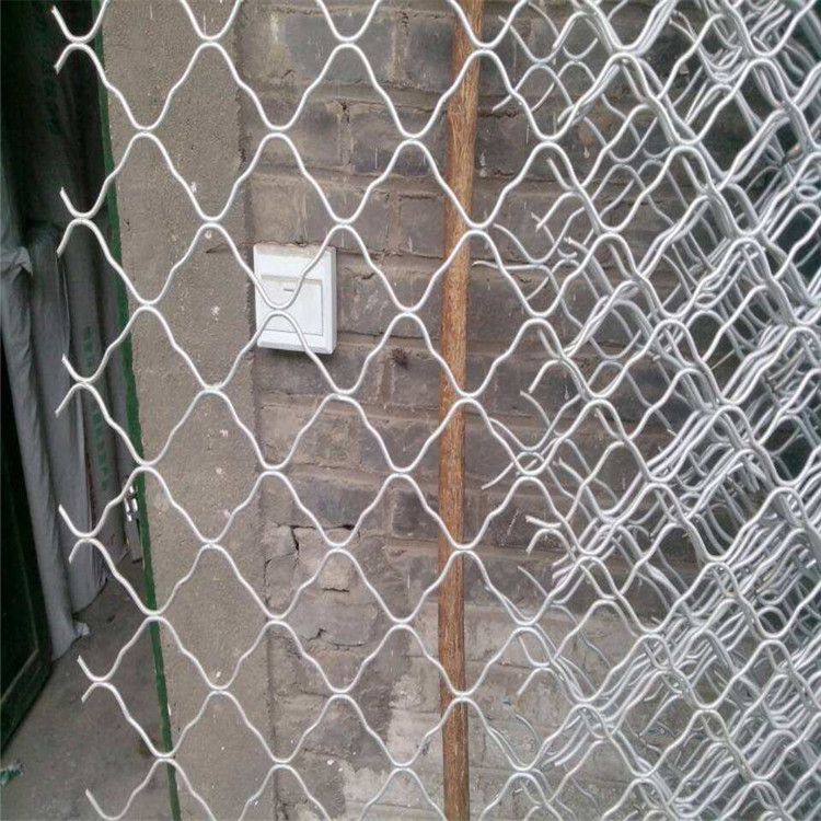 迎来 建筑施工焊接护栏网 菱形孔镀锌美格网 小区窗户防盗网
