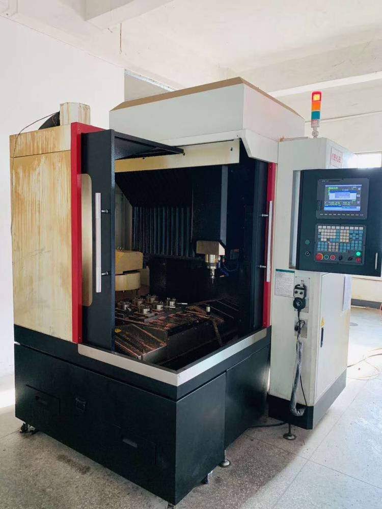 二手科元650精雕机台湾新代系统