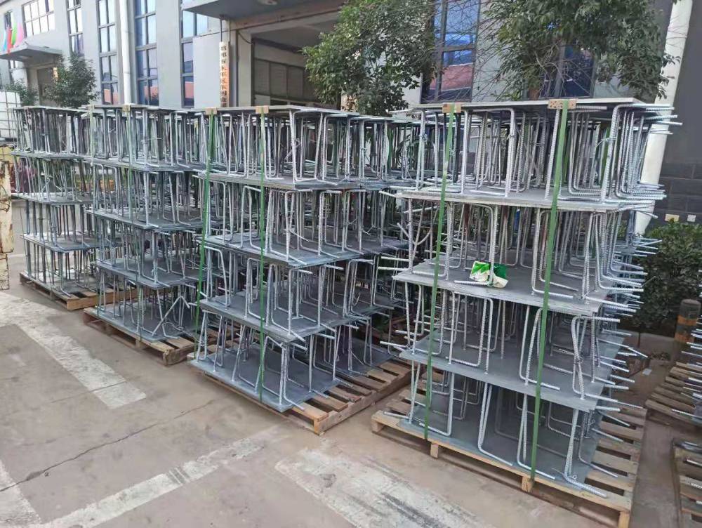 出售镀锌预埋件用于路灯安装