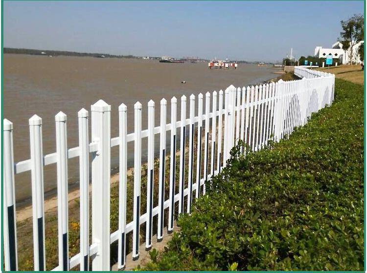 pvc草坪塑钢护栏pvc栅条塑钢护栏pvc社区塑钢护栏小区隔离护栏