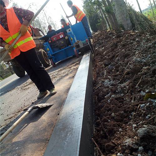 青海海南路缘石滑膜机 路边石成型机安全保障 青海海南路缘石滑膜机 路边石成型机安全保障