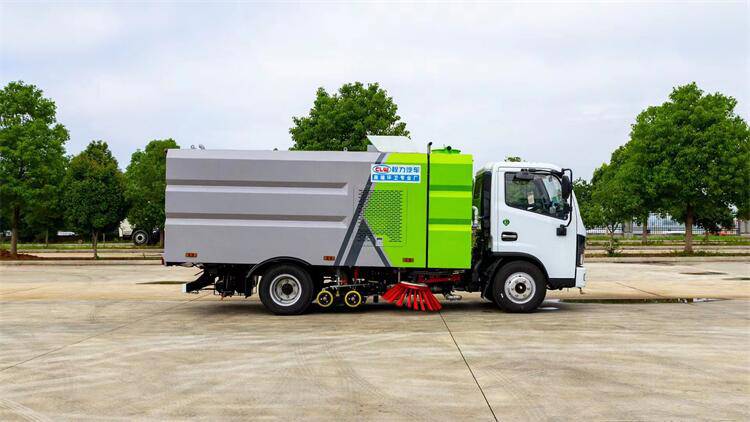 自制环卫清扫车小型清扫车多少钱武汉驾驶式扫地车