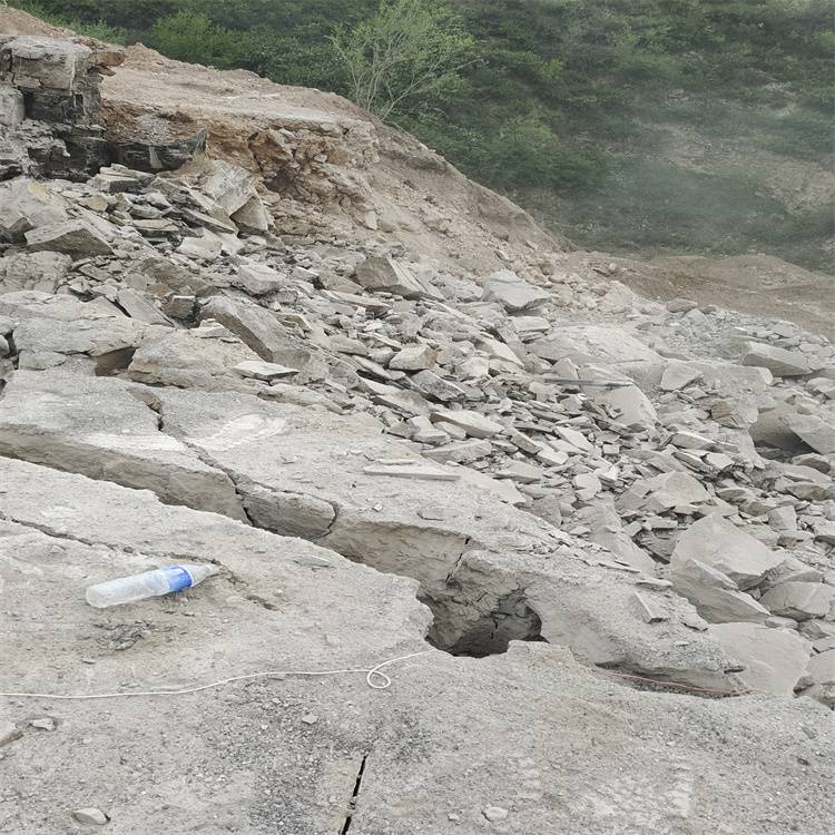 河北石家庄露天采用化碳气体爆破机器