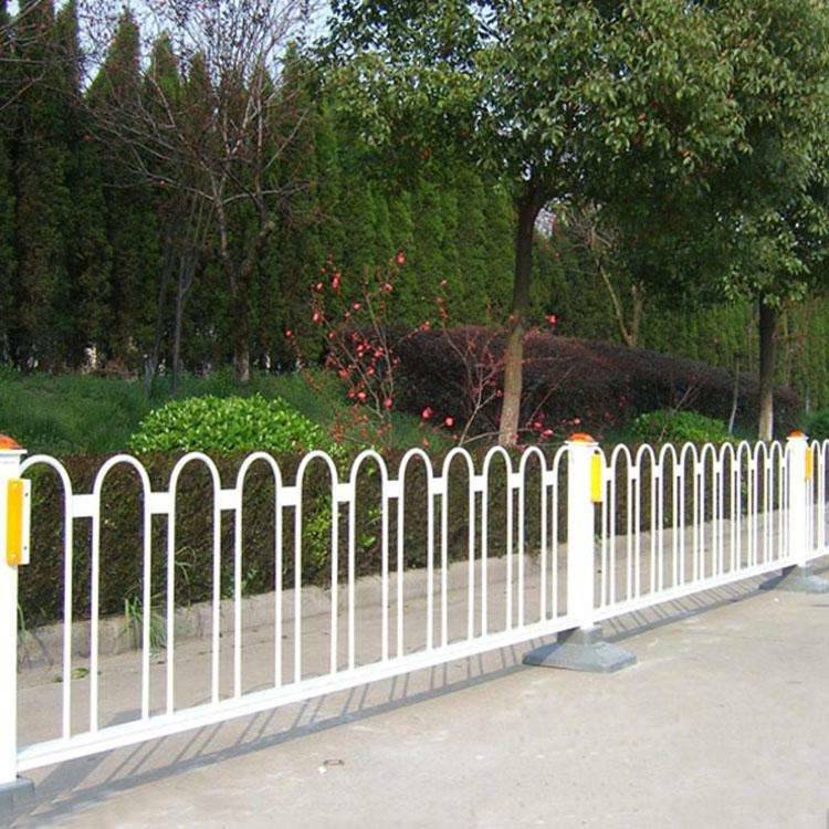 广州马路中间隔离围栏定做人行道边黑色护栏