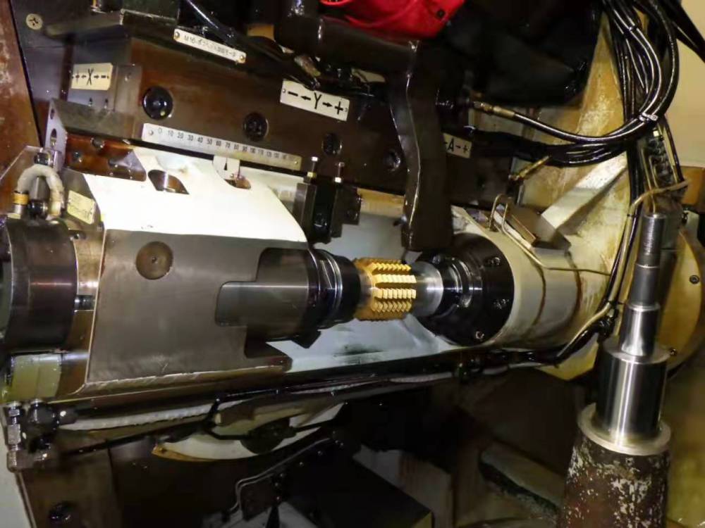 出售二手日本三菱数控滚齿机gc40