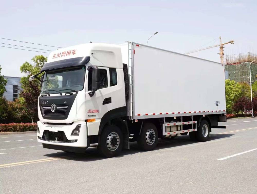 国六东风天龙kl小三轴冷藏车海鲜冻品运输车7米8肉钩白条运输车