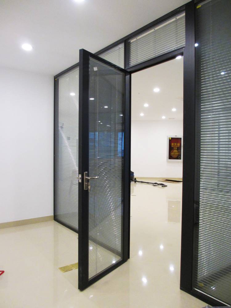 深圳东莞办公隔墙玻璃隔墙百叶窗隔断安装