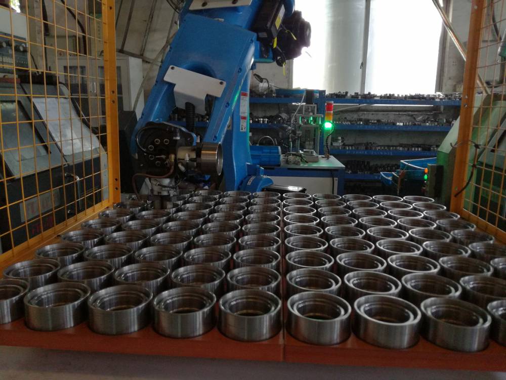 轴承套圈加工车床上下料机器人机器人一对二机床上下料机械手数控车床