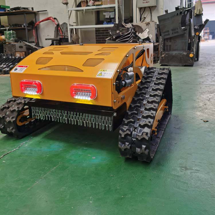 厂家供应轻微遥控碎草机小型轮式割草机拓荒割草机