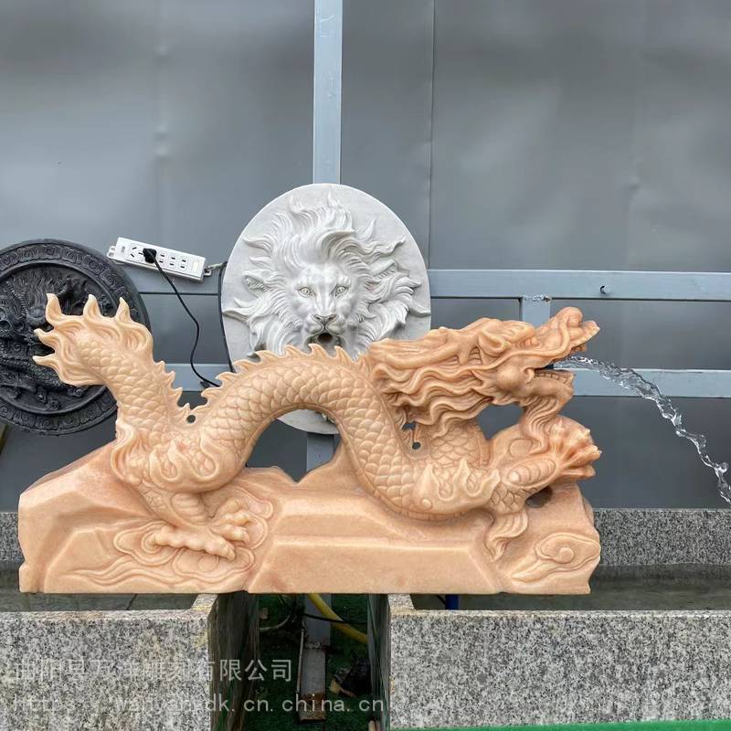 石雕龙吐水中式庭院别墅户外鱼池出水口浮雕壁画喷水招财风水祥云景观