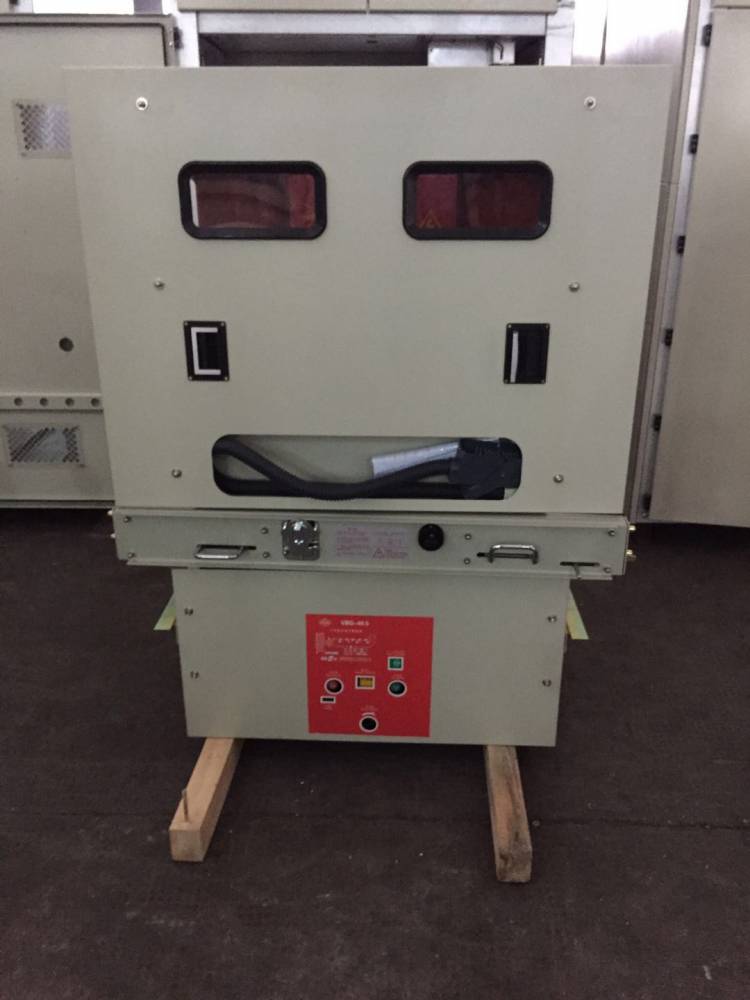 合闸,分闸电磁铁的电压种类,参数.辅助开关的节点对数.