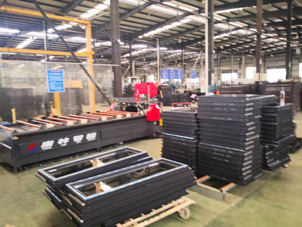 门窗自动打胶机门窗工程批量打胶省人工