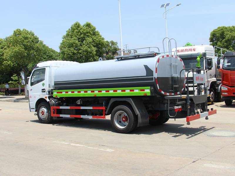河北洒水车 小型洒水车可按揭