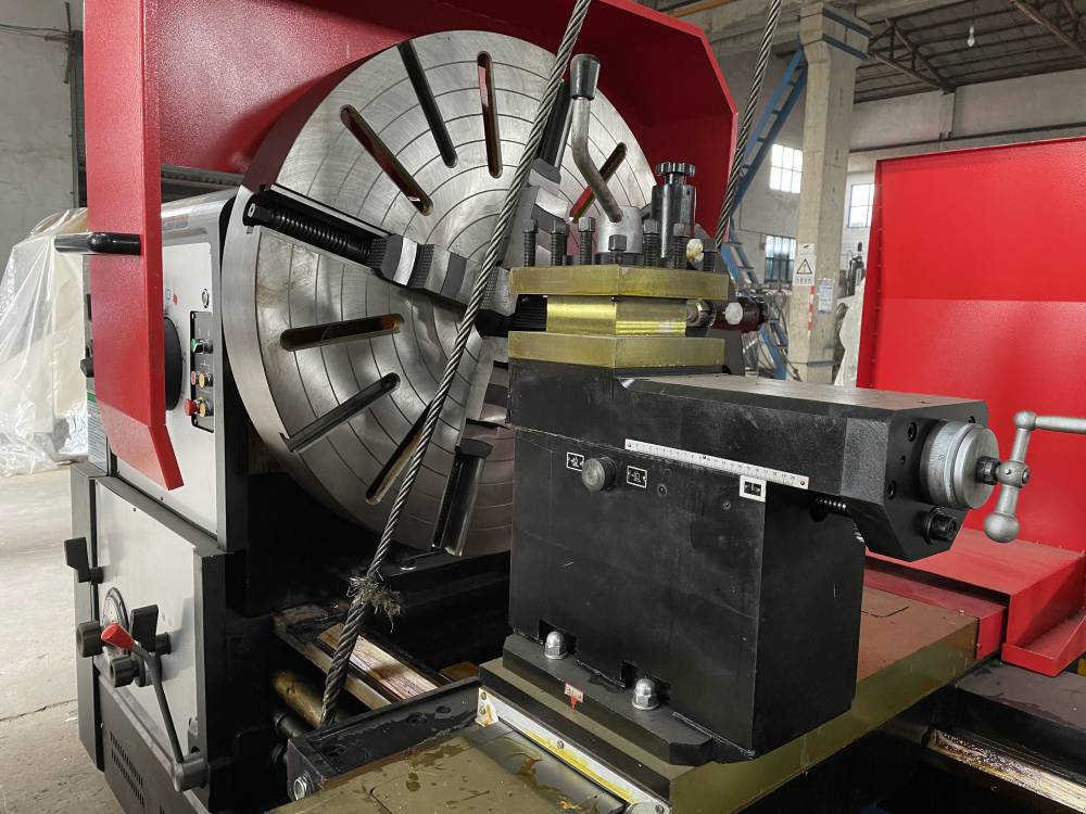 湖南机电市场cw61125b大孔径卧式车床6米长整体铸造可加数显