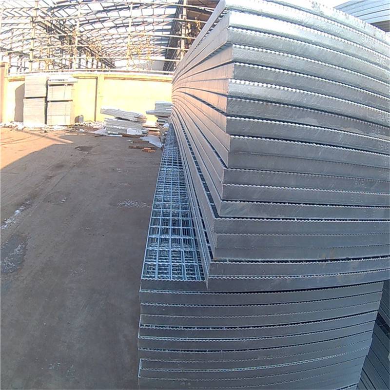 检修平台踏步格栅 踏步格栅板 楼梯踏步板