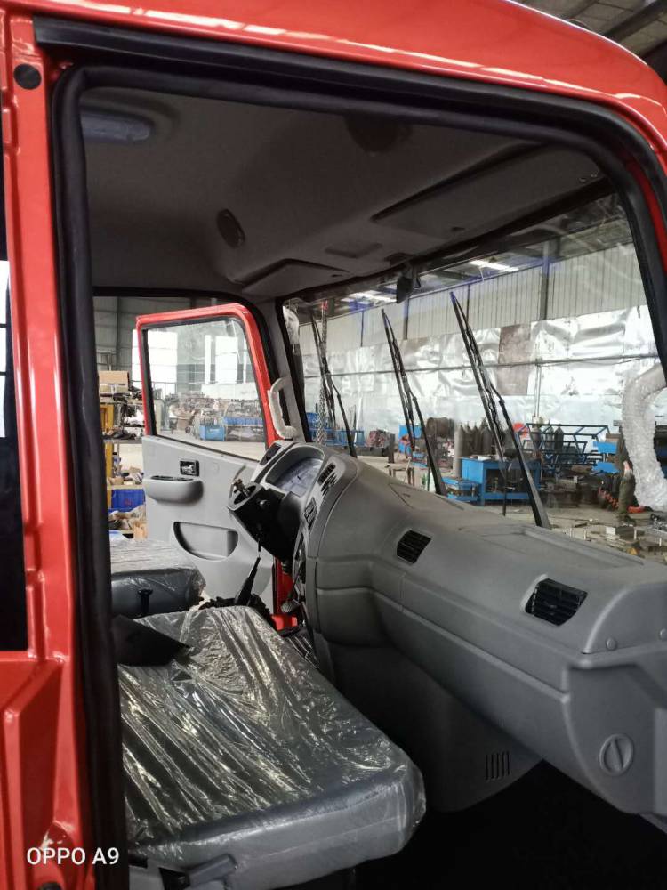 大运运驰驾驶室大运川交内饰图片