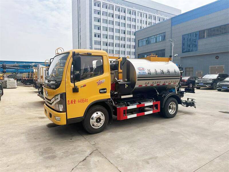 水泥洒布车喷头 洒布图片 山东同步封层车企业