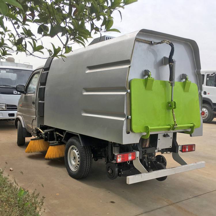 扫路车