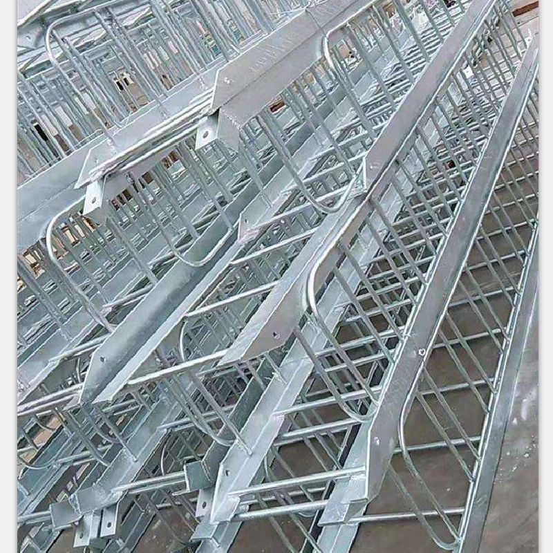 墩身热镀锌角钢吊围栏接触网角钢连接架爬梯检查梯