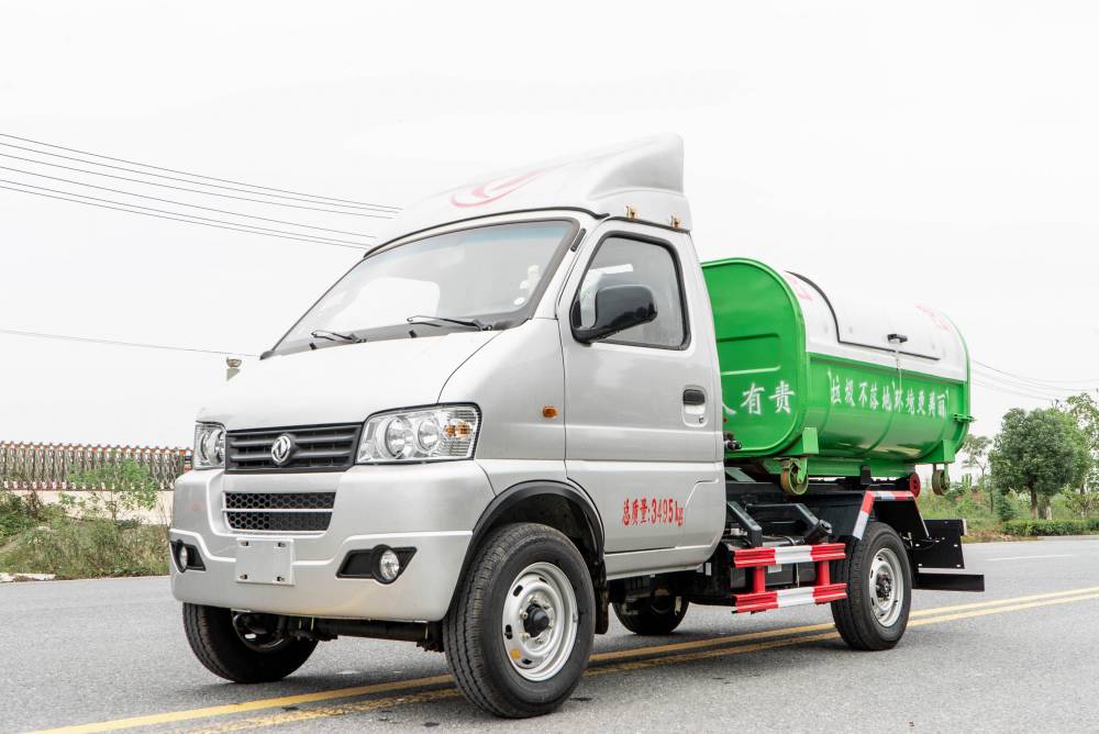 勾臂垃圾车